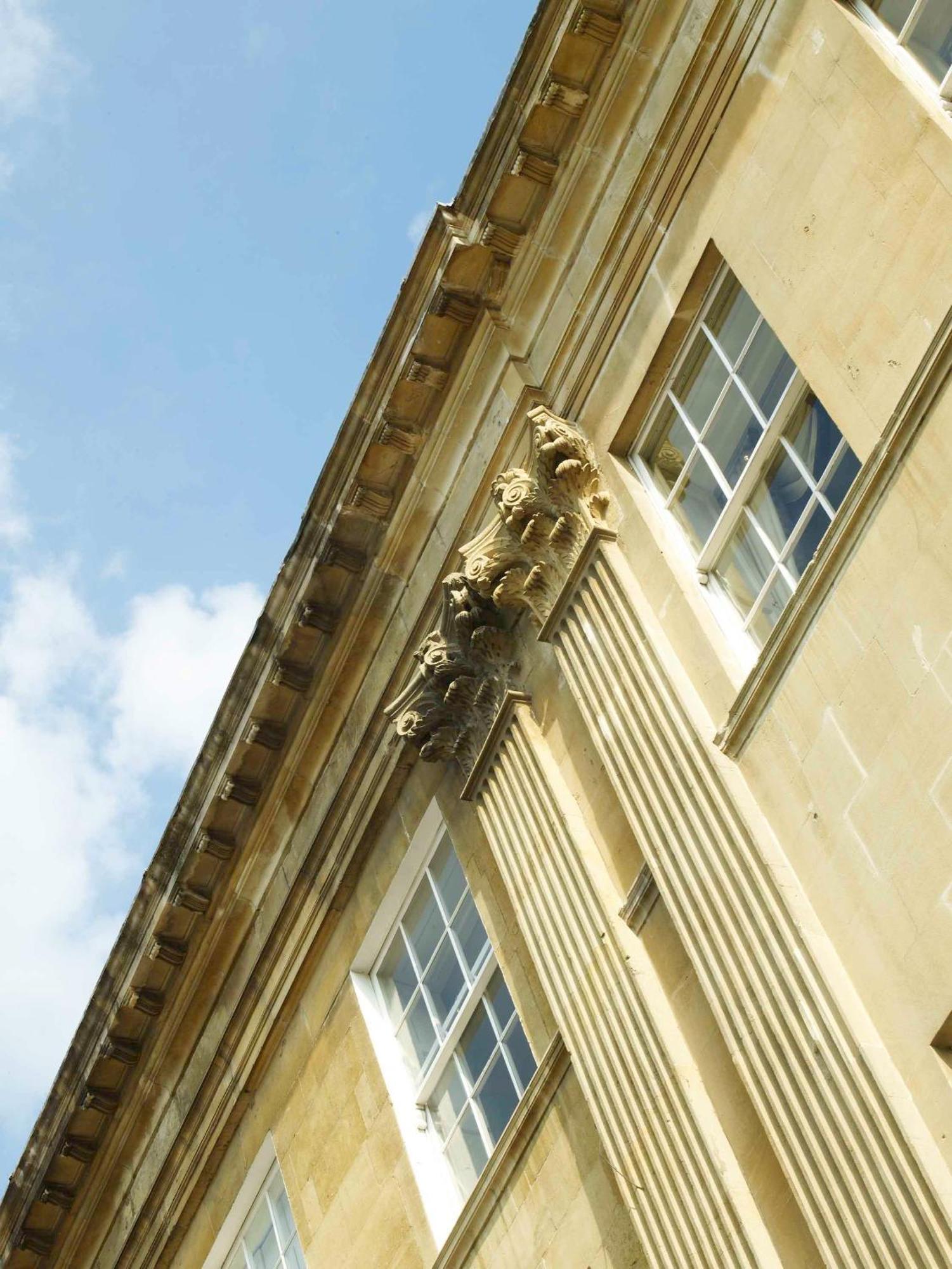 The Windsor Town House Ξενοδοχείο Μπαθ Εξωτερικό φωτογραφία The Ionic order of the main building