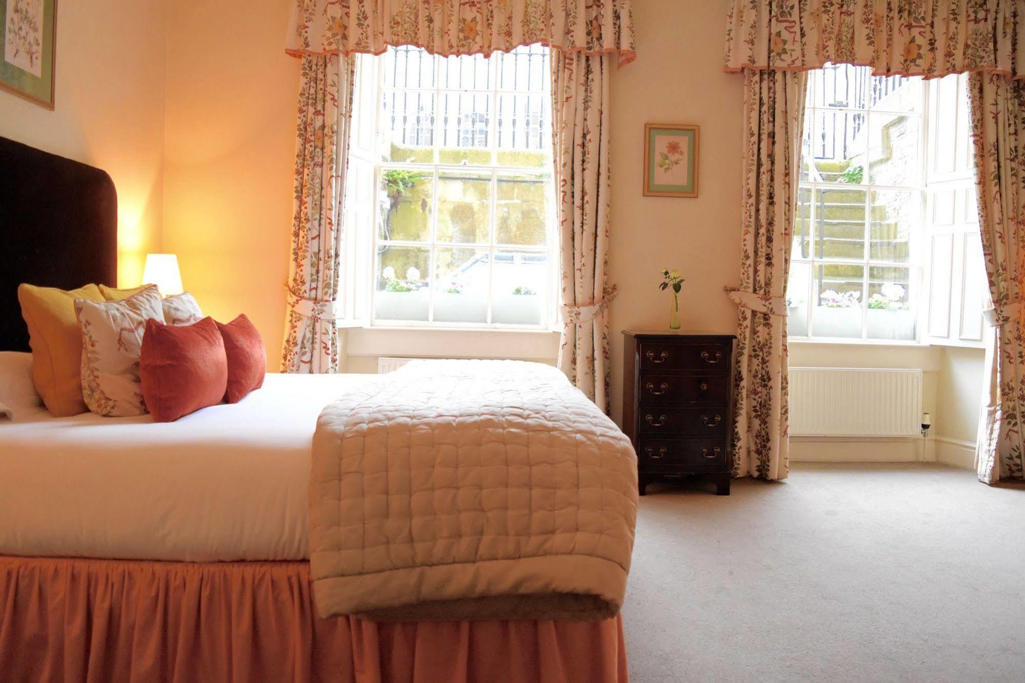 The Windsor Town House Ξενοδοχείο Μπαθ Εξωτερικό φωτογραφία A bedroom at the hotel