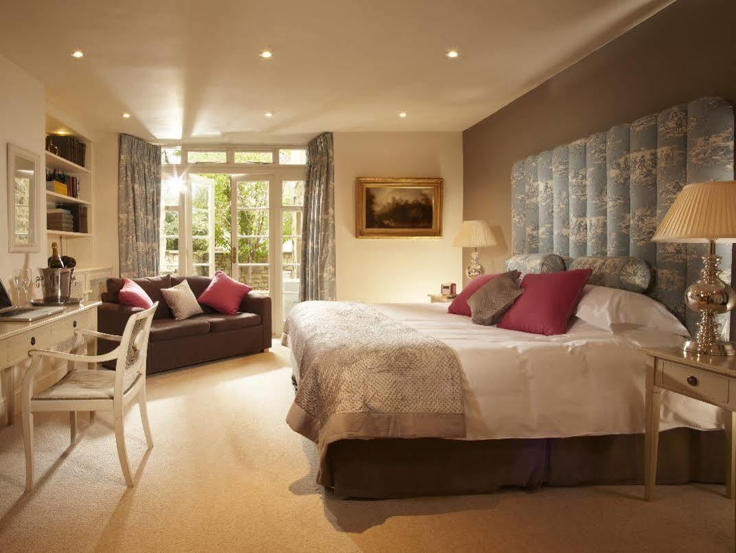 The Windsor Town House Ξενοδοχείο Μπαθ Εξωτερικό φωτογραφία A bedroom at The Old parsonage